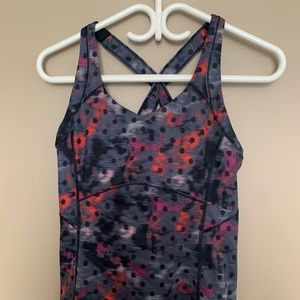 Lululemon tank.